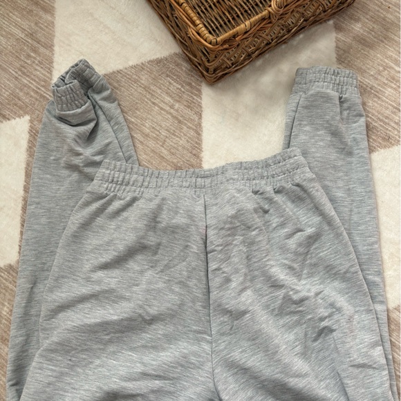 Gray Puma size small joggers - Picture 5 of 7